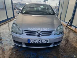 Gris / plata Usado 2005 VW Golf IV Highline Berlina | 2900 € (Buen precio)