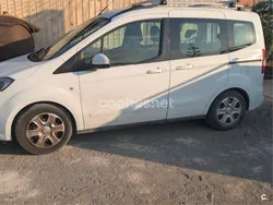 Blanco Usado 2017 Ford Tourneo Connect Trend Monovolumen | 10.200 €
