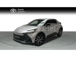 Gris / plata Usado 2024 Toyota C-HR Advance SUV | 30.900 € (Un poco caro)