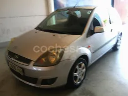 Gris / plata Usado 2006 Ford Fiesta Ambiente Utilitario | 2430 € (Buen precio)