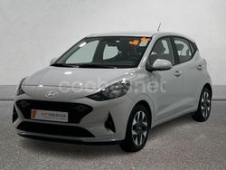 Gris / plata Usado 2024 Hyundai i10 Utilitario | 13.490 € (Precio justo)