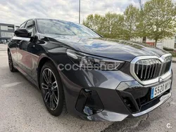 Gris / plata Usado 2024 BMW 520 Comfort Edition Berlina | 51.900 € (Precio justo)