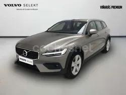 Gris Usado 2020 Volvo V60 CC Familiar | 37.000 € (Un poco caro)