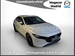 Gris / plata Usado 2023 Mazda 3 Exclusive-Line Berlina | 27.900 € (Un poco caro)