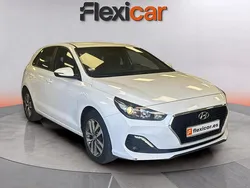 Blanco Usado 2021 Hyundai i30 Berlina | 13.490 € (Buen precio)