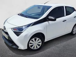 Usado 2022 Toyota Aygo X-play Utilitario | 12.200 € (Precio justo)