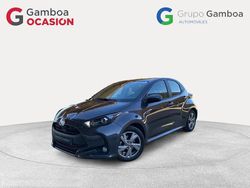 Gris Usado 2024 Toyota Yaris Hybrid Active Berlina | 18.490 € (Buen precio)