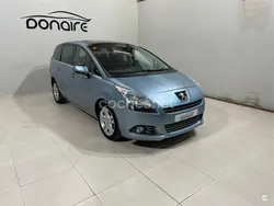 Gris Usado 2010 Peugeot 5008 Sport Monovolumen | 9990 € (Caro)