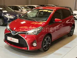 Granate Usado 2016 Toyota Yaris Hybrid Active Berlina | 14.999 € (Precio justo)