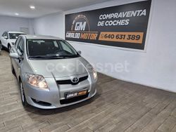 Gris / plata Usado 2009 Toyota Auris Active Berlina | 7490 € (Precio justo)