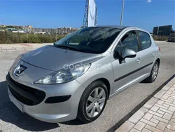 Gris / plata Usado 2008 Peugeot 207 Berlina | 3990 € (Precio justo)