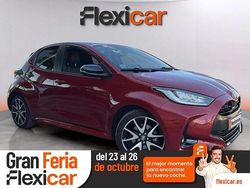 Rojo Usado 2022 Toyota Yaris Hybrid Style Berlina | 20.890 € (Un poco caro)
