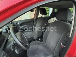 Rojo Usado 2005 Ford Fiesta Ghia Utilitario | 2300 € (Buen precio)