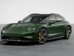 Verde oak neo metalizado Usado 2024 Porsche Taycan Turbo S Cross Turismo Berlina | 197.400 €