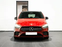 Granate Usado 2023 Mercedes B200 Monovolumen | 42.900 €