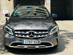 Gris / plata Usado 2017 Mercedes GLA180 SUV | 23.900 € (Caro)