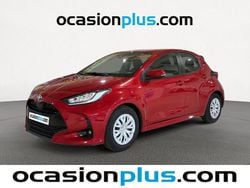 Rojo Usado 2022 Toyota Yaris Hybrid Style Utilitario | 16.628 € (Buen precio)