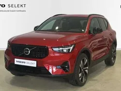 Rojo Nuevo 2025 Volvo XC40 Plus SUV | 48.990 € (Precio justo)