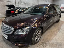 Violeta / lila Usado 2015 Mercedes E250 Avantgarde Familiar | 29.999 €