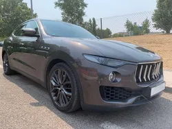 Gris Usado 2018 Maserati Levante SUV | 37.450 € (Precio justo)