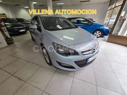 Gris / plata Usado 2015 Opel Astra Selective Berlina | 7950 € (Buen precio)