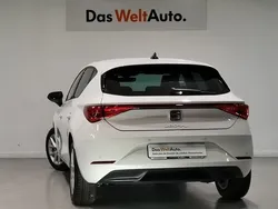 Blanco Usado 2023 Seat Leon Style | 25.490 € (Un poco caro)