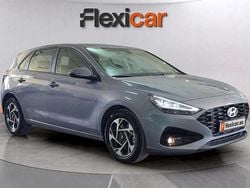 Azul Usado 2024 Hyundai i30 Berlina | 17.390 € (Precio justo)