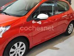 Rojo Usado 2018 Peugeot 208 Utilitario | 8100 € (Buen precio)