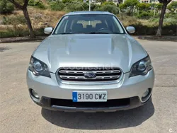 Gris / plata Usado 2004 Subaru Outback SUV | 4900 €