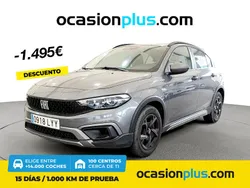 Gris Usado 2022 Fiat Tipo Cross Berlina | 16.450 € (Buen precio)