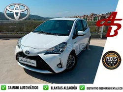 Blanco Usado 2018 Toyota Yaris Hybrid Advance Berlina | 15.990 € (Un poco caro)