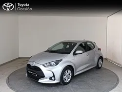 Gris / plata Usado 2021 Toyota Yaris Hybrid Active Berlina | 19.300 € (Precio justo)