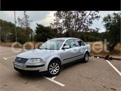 Gris / plata Usado 2001 VW Passat Conceptline Berlina | 1200 € (Precio justo)