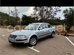 Gris / plata Usado 2001 VW Passat Conceptline Berlina | 1200 € (Buen precio)
