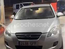 Gris / plata Usado 2007 Kia Ceed Active Utilitario | 2700 €