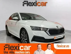 Blanco Usado 2022 Skoda Octavia Ambition Berlina | 20.990 € (Precio justo)