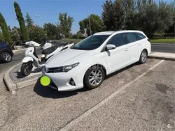 Gris / plata Usado 2014 Toyota Auris Live Familiar | 11.000 € (Precio justo)