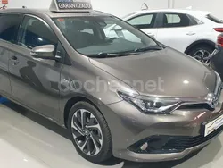 Beige Usado 2016 Toyota Auris Hybrid Advance Berlina | 16.500 € (Precio justo)