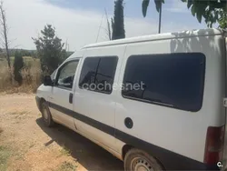 Blanco Usado 2003 Citroën Jumpy Comfort Monovolumen | 1200 €
