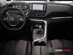 Gris Usado 2022 Peugeot 5008 Allure Monovolumen | 22.100 € (Precio justo)