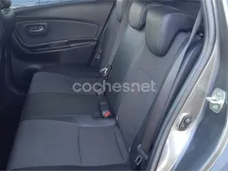 Gris / plata Usado 2017 Toyota Yaris Hybrid Advance Berlina | 15.000 € (Un poco caro)