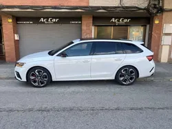 Blanco Usado 2022 Skoda Octavia RS Familiar | 31.990 €