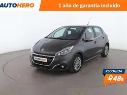 Gris Usado 2018 Peugeot 208 Allure Utilitario | 10.699 € (Precio justo)