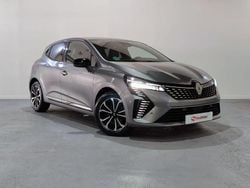 Gris / plata Usado 2024 Renault Clio V Techno Berlina | 19.890 € (Caro)