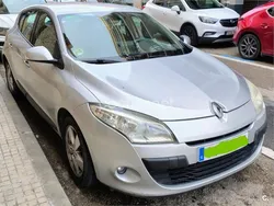 Gris / plata Usado 2009 Renault Mégane III Dynamique Berlina | 6000 € (Precio justo)