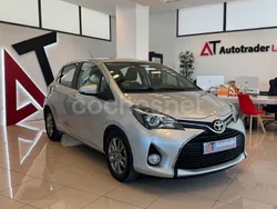 Gris Usado 2015 Toyota Yaris Active Utilitario | 11.999 € (Precio justo)