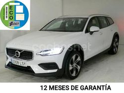 Blanco Usado 2021 Volvo V60 CC Pro Familiar | 25.995 € (Buen precio)