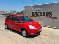 Rojo Usado 2003 Ford Fiesta Trend Utilitario | 3850 € (Precio justo)