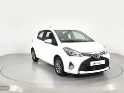 Blanco Usado 2015 Toyota Yaris Active Berlina | 12.600 € (Un poco caro)