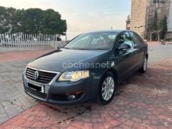Gris / plata Usado 2010 VW Passat Edition Berlina | 5000 € (Buen precio)
